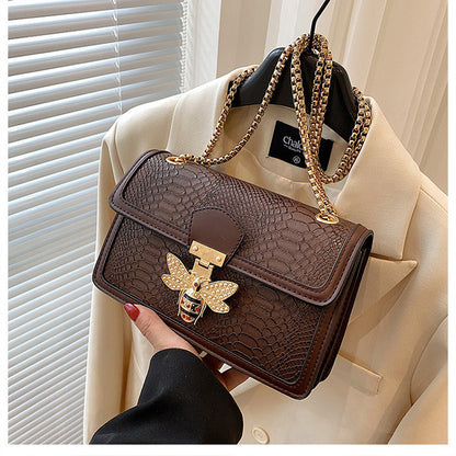 Meta  Digital Store  Fashionable Stylish Chain Shoulder Trendy Retro Messenger Bag