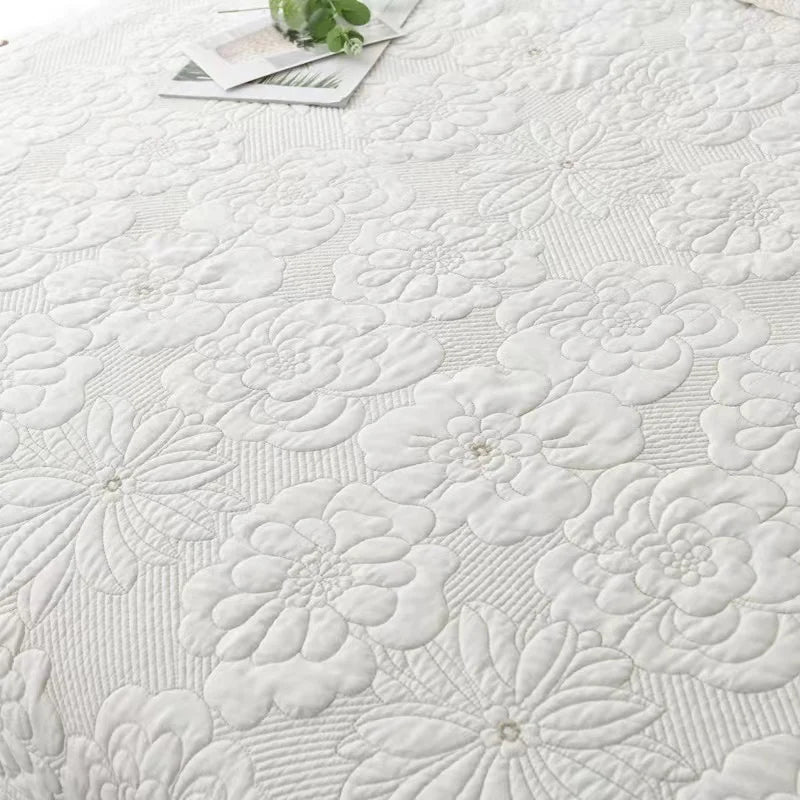 1/3pc luxury euro style Bedspread on the bed plaid cotton filling bed cover Embroidered Mattress topper for summer home blanket